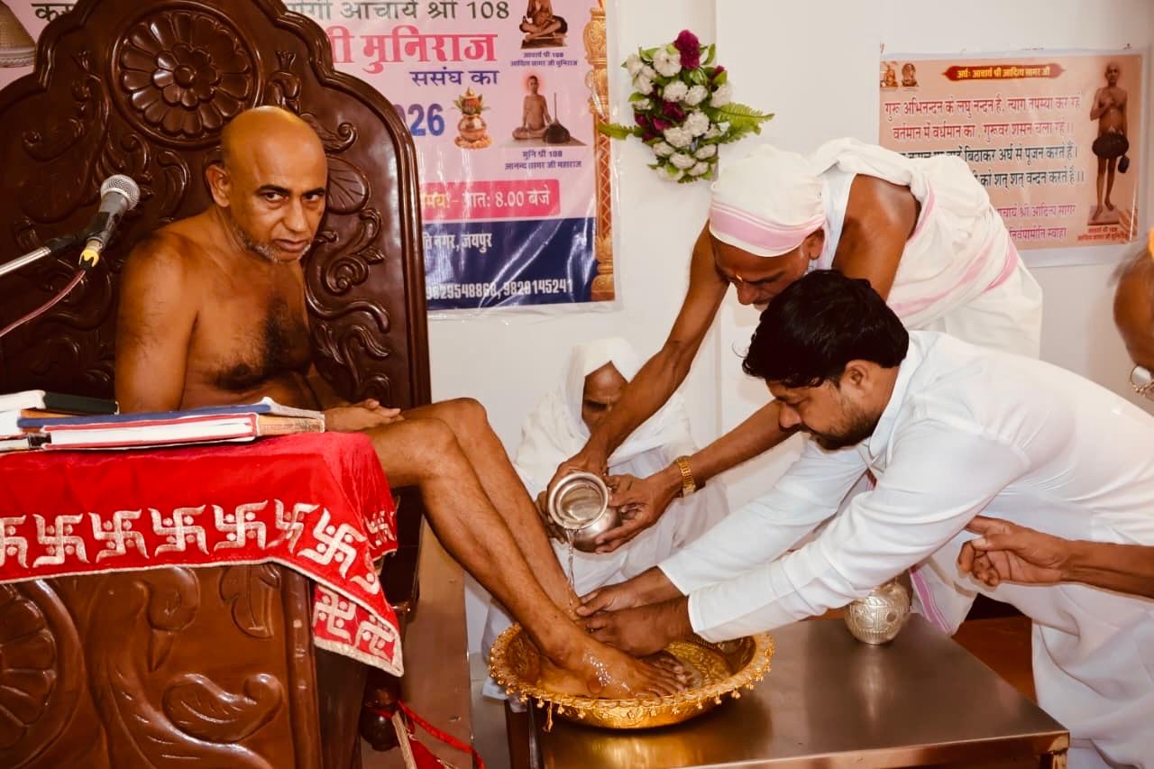 समाचार:जनकपुरी में वीर शासन जयंती पर धर्ममय आयोजन अष्टाह्निका व्रती श्राविका का निकला भव्य धार्मिक जुलूस