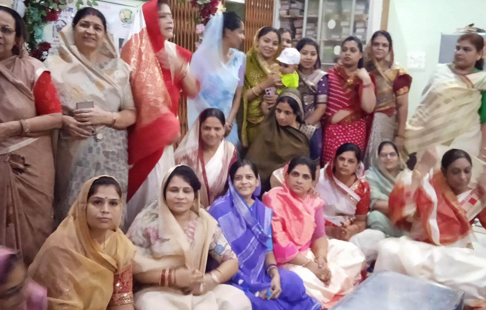 समाचार:अखिल भारतीय महिला परिषद द्वारा गुरु पूर्णिमा पर आचार्य पूजन: गुरु भक्ति में सराबोर हुआ धार्मिक आयोजन