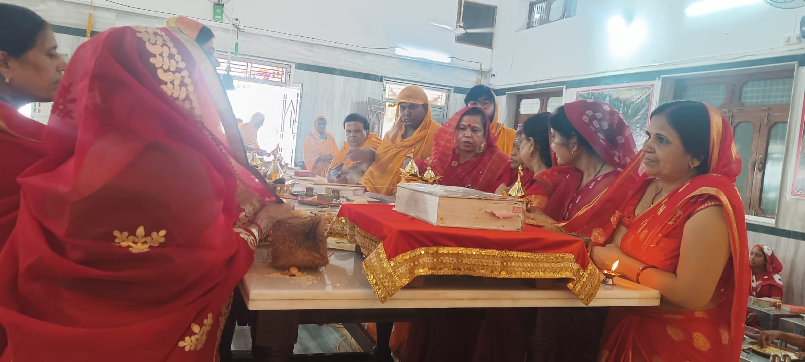 44 दिवसीय पार्श्वनाथ कल्याण स्रोत मंदिर विधान में उमड़ा श्रद्धा का सैलाब : भगवान पार्श्वनाथ की आराधना, मंत्रोच्चार एवं धार्मिक अनुष्ठानों का क्रम शुरू