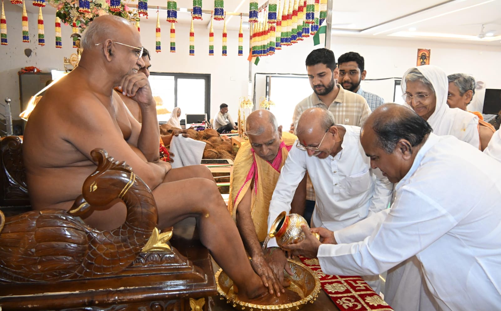 आचार्यश्री के भक्तामर विधान के 30वें दिन विनय संपन्नता भावना पर प्रवचन : नौ पुण्यार्जक परिवारों ने विधान में 48 अर्घ्य किए अर्पित