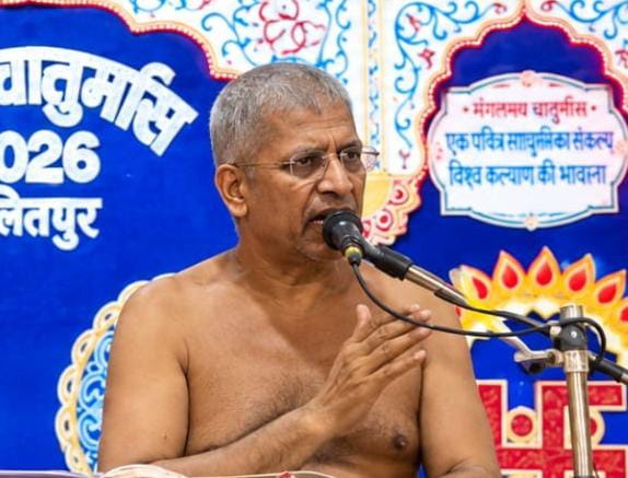 धर्म कार्य में अपनी शक्ति को नहीं छिपाना ही आर्जव धर्म—मुनि विशद सागर : ललितपुर के जैन मंदिरों में अभिषेक-शांतिधारा के साथ श्रद्धालु कर रहे दशलक्षण धर्म की आराधना