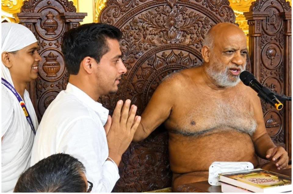 उड़ चला पंछी वैराग्य की ओर, मुंगावली के अमन जैन करेंगे मुनि संघ में प्रवेश : मुनिपुंगव सुधासागर जी के संघ में संयम-साधना की ओर बढ़ाएंगे कदम, इंदौर में आज मेहंदी और बिनौली यात्रा