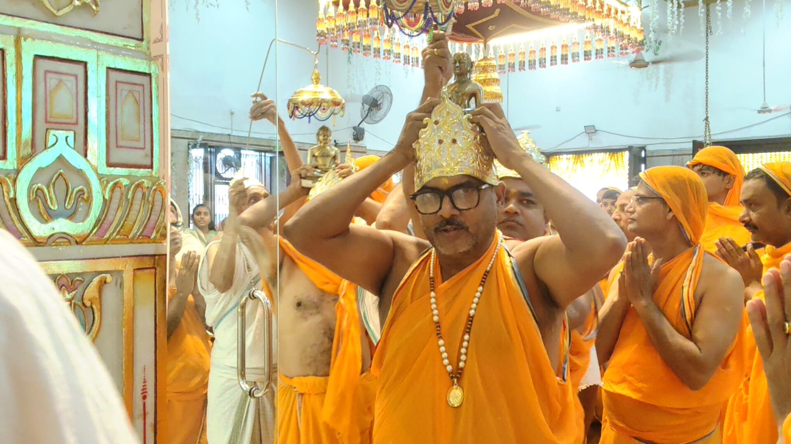 उत्तम शौच धर्म के दिन सामूहिक आरती संगीतमय पूजन किया : शांतिनाथ दिगंबर जैन मंदिर सेक्टर 7 में श्रद्धा भक्ति से श्रावकों ने लिया हिस्सा