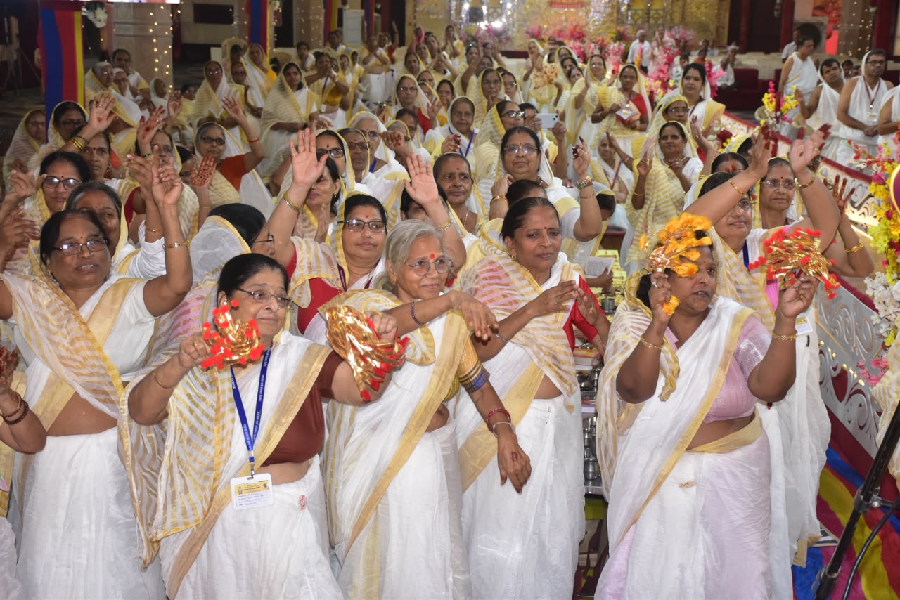त्याग ही आत्मकल्याण की सीढ़ी, मोह-ममता छोड़ आत्मा की ओर बढ़ें : आचार्य विमर्शसागर महाराज ने दिया परिग्रह-मुक्त जीवन का संदेश