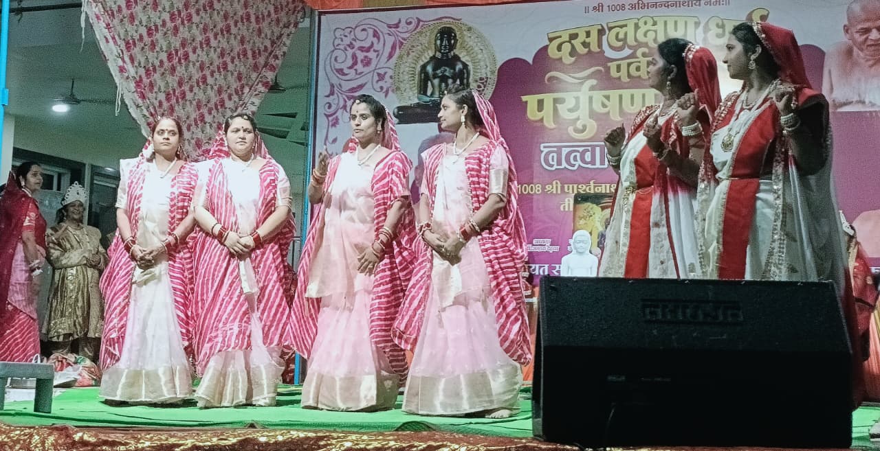 त्याग ही जीवन का सुख और राग दुख का कारण : मुनि विशदसागर महाराज ने बताया त्याग को उन्नति और मुक्ति का द्वार