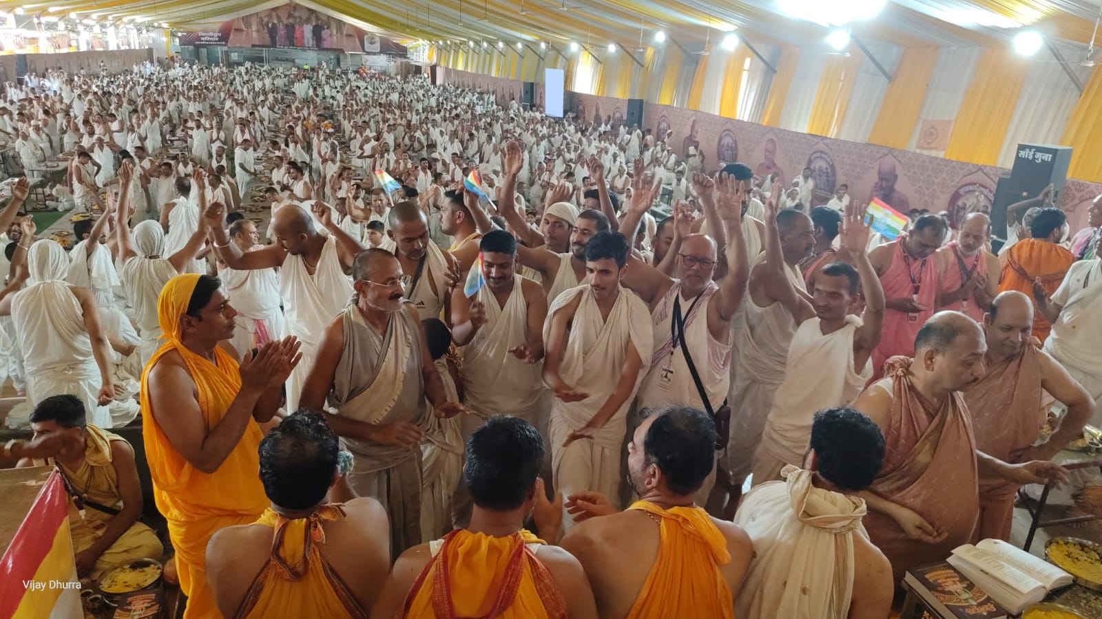 सात हजार भक्तों को मुनि पुंगव सुधासागर महाराज ने दिया गंधोदक : संस्कार और संस्कृति के संरक्षण के लिए सरकार कदम उठाए