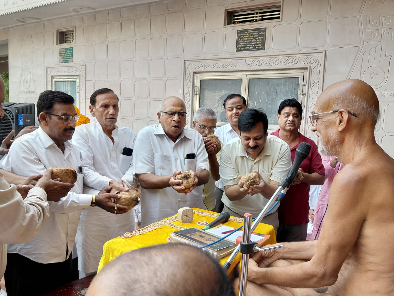 ट्रांस यमुना कॉलोनी में वर्षायोग 2026 की घोषणा : धर्मसभा में उमड़ा आस्था का सागर, जयकारों के बीच गूंजा गुरुदेव का मंगल संदेश