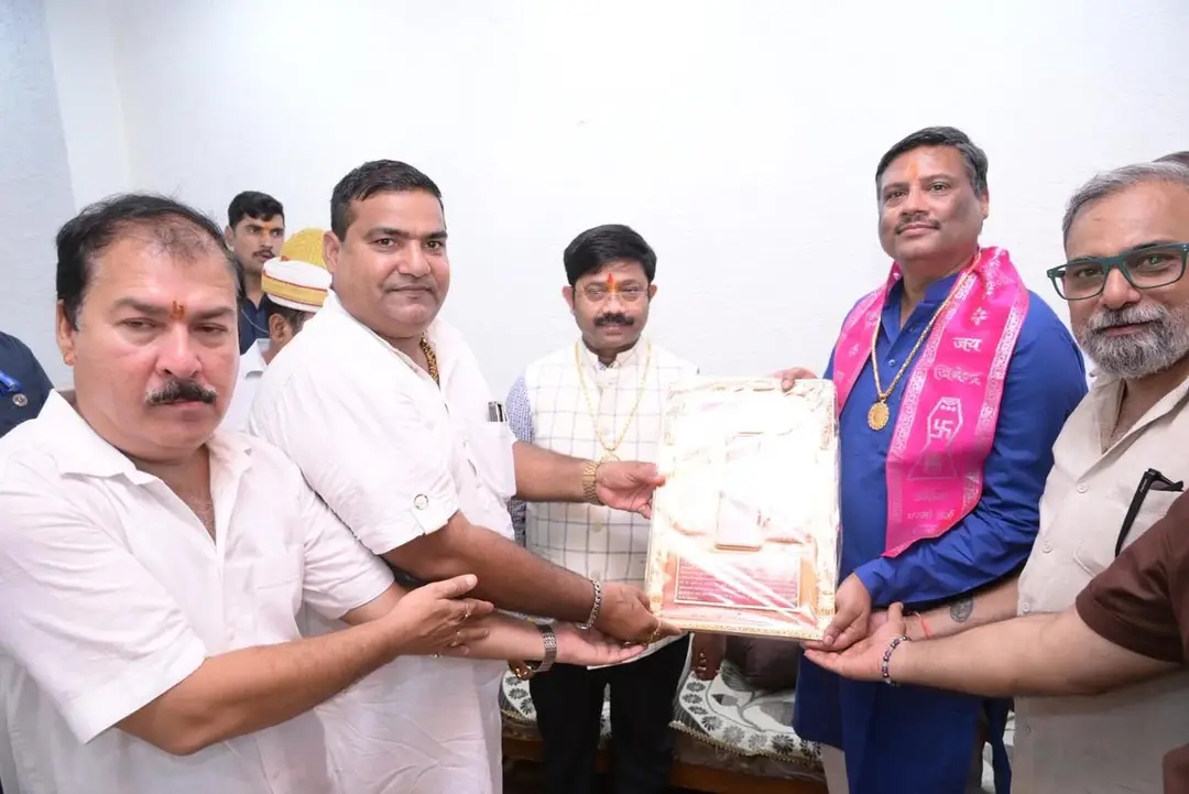 देवगढ़ तीर्थ पहुंचे मंत्री गोपाल नंदी : दर्शन-पूजन कर लोकमंगल की कामना की