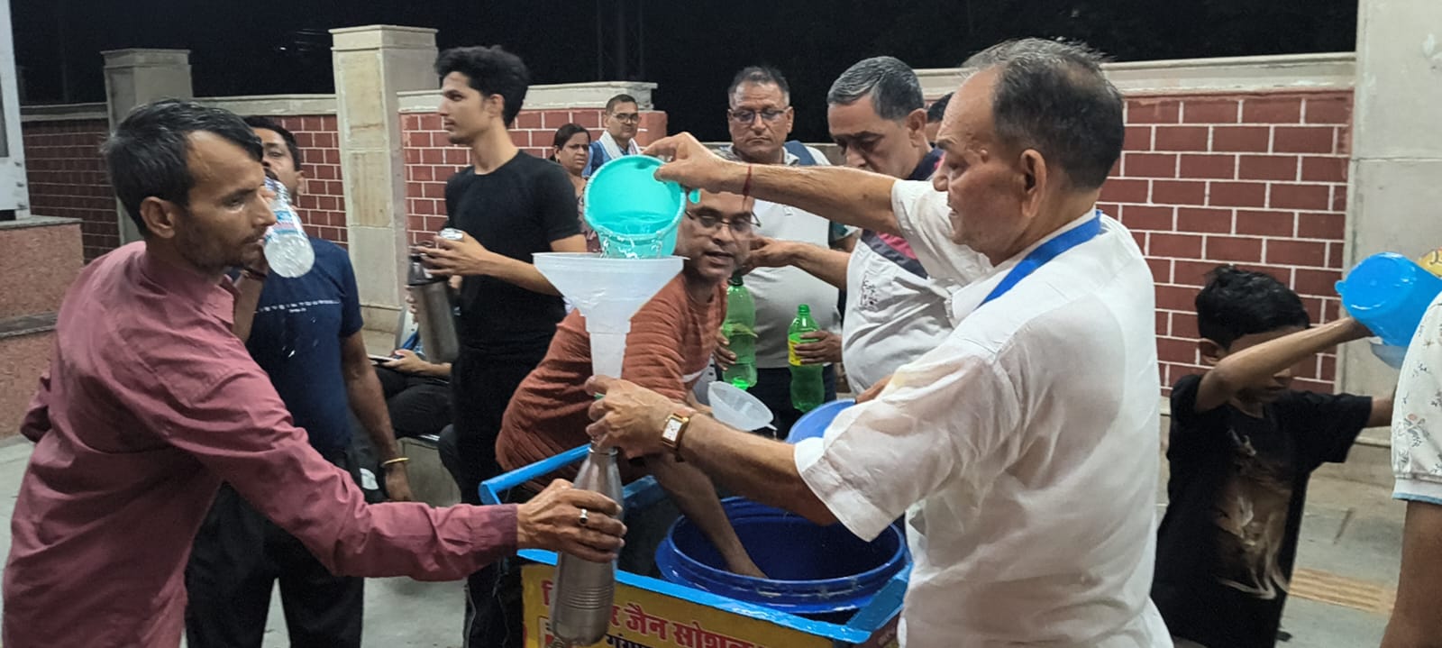 निःशुल्क जल सेवा 18वें वर्ष में प्रवेश : दिगंबर जैन सोशल ग्रुप, गंगापुर सिटी का सेवा के साथ स्वच्छता का भी संकल्प