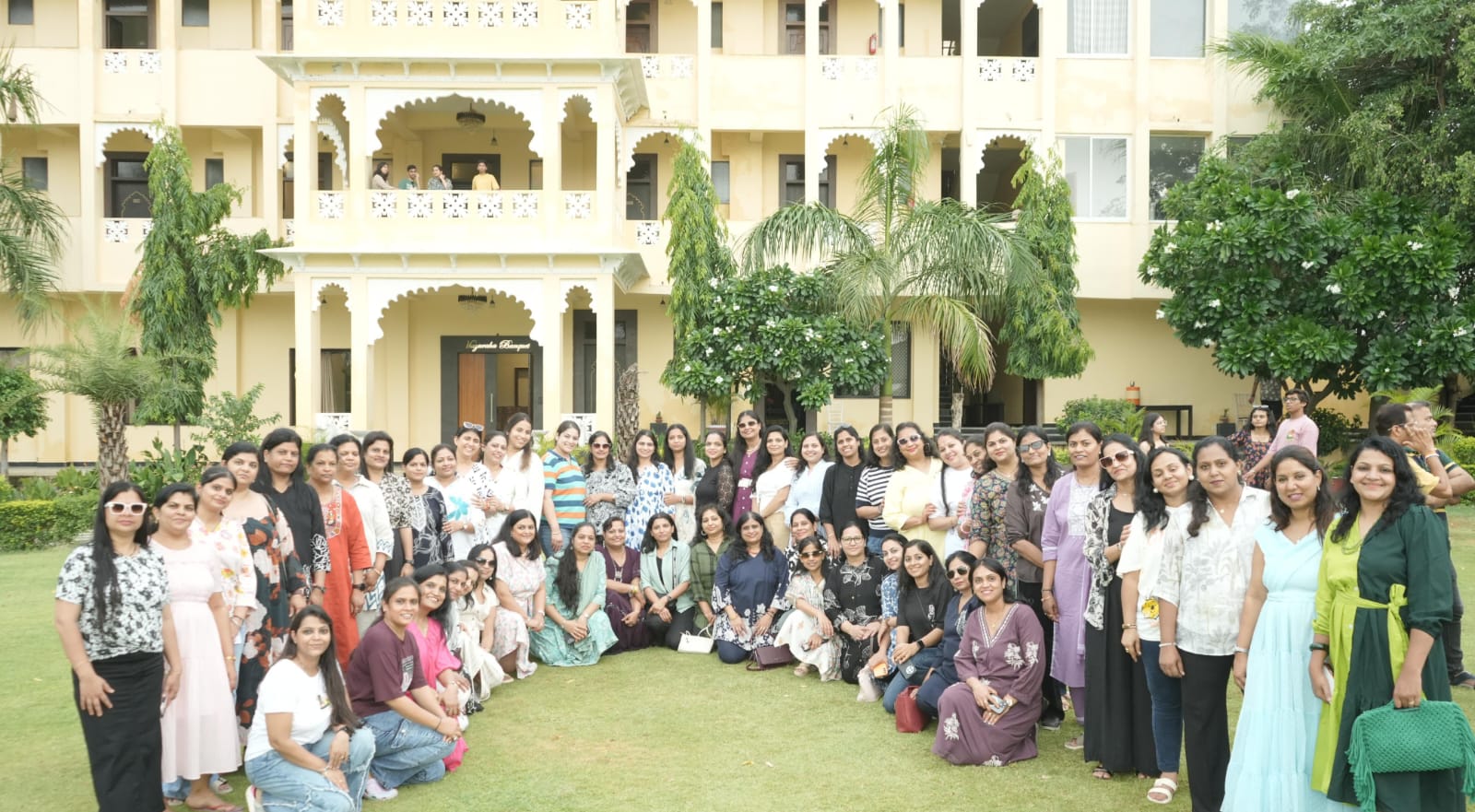 जैन सोशल ग्रुप प्लैटिनम का पारिवारिक स्नेह मिलन संपन्न : 'सेम पिंच' थीम ने बिखेरे पारिवारिक एकता और उल्लास के रंग