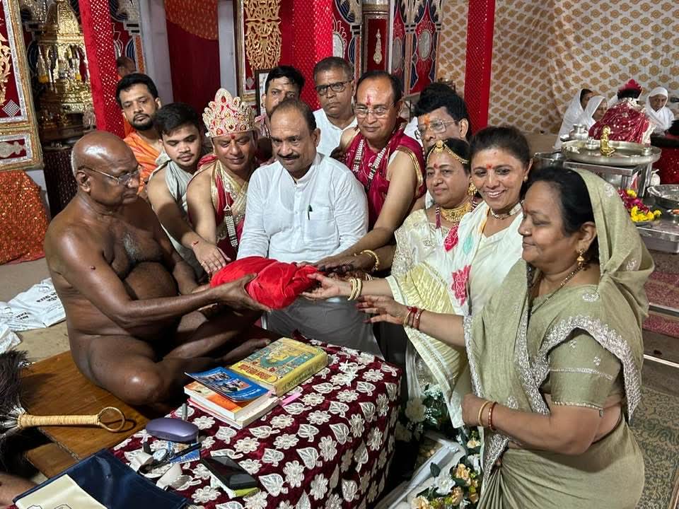 अहिंसा नगर सागवाड़ा में पंच कल्याणक प्रतिष्ठा महोत्सव ध्वजारोहण के साथ शुरू : भगवान पार्श्वनाथ जिनालय में दो दिवसीय आयोजन का शुभारंभ