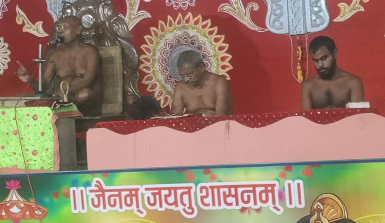 गुरु उपकार कभी भुलाया नहीं जा सकता : आचार्य उदार सागर, ललितपुर में ससंघ का हुआ भव्य नगर प्रवेश