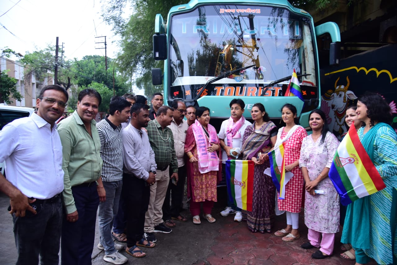 जैन महिला संगठन का तीर्थयात्रा संघ रवाना : पावन जैन तीर्थों के दर्शन करने का मिलेगा परम सौभाग्य