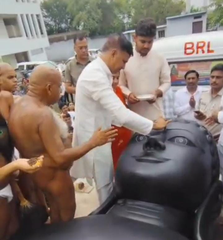 मुनि श्री सुधा सागर जी महाराज के सानिध्य में मुनिसुव्रत भगवान की प्रतिमा का तिलक दस्तूर संस्कार संपन्न : 12 जुलाई को नौगामा के निर्माणाधीन जिनालय में होगी प्रतिमा की प्रतिष्ठा
