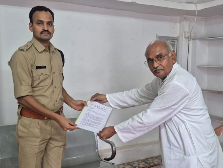 नैनागिरि जैन तीर्थ चोरी मामले में एसपी रजत सकलेचा ने किया घटनास्थल का निरीक्षण : ट्रस्ट कमेटी ने एसआईटी गठन और सुरक्षा व्यवस्था मजबूत करने की मांग उठाई